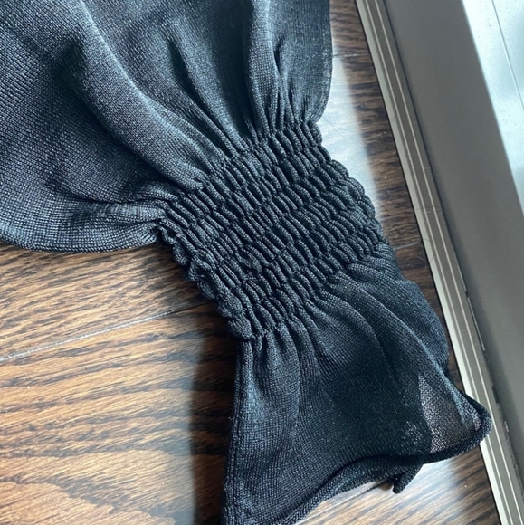 Reposhed - H&M mesh black top - Picture 2 of 3